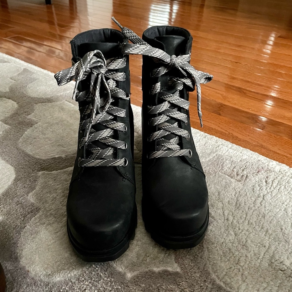 Sorel WOMEN'S 7 JOAN OF ARCTIC WEDGE III LEXIE BOOTIE Like New!Sample* Authentic